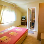 Casa Bibi Două Mai