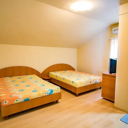 Vilă Casa Bibi *