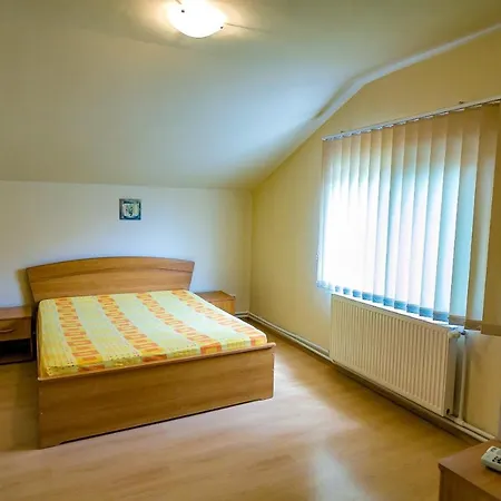 Vilă Casa Bibi 2 Mai